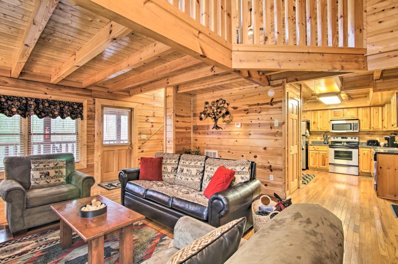 Cabin With Hot Tub About 2 Mi To Island In Pigeon Forge! Exterior foto
