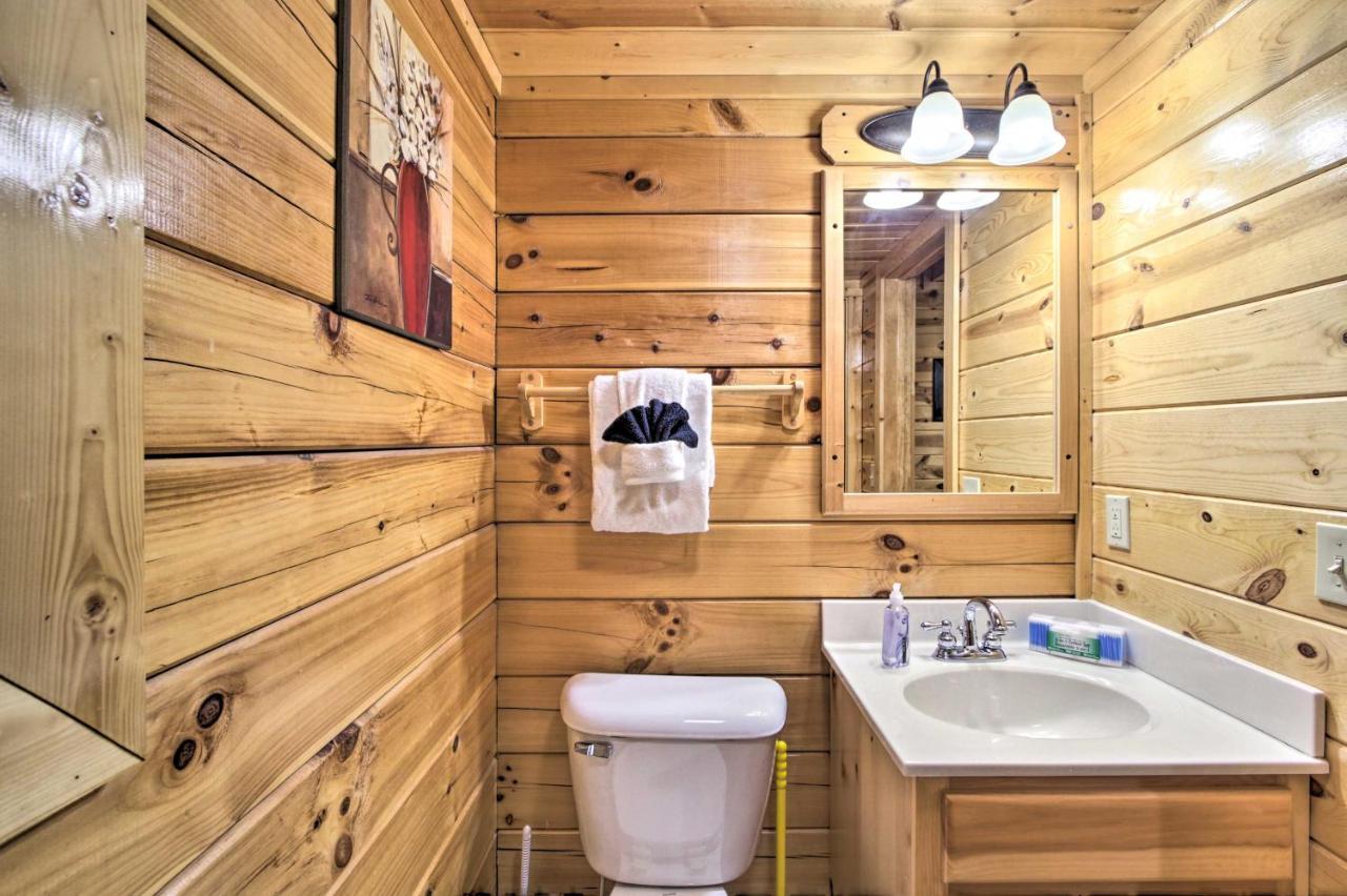 Cabin With Hot Tub About 2 Mi To Island In Pigeon Forge! Exterior foto